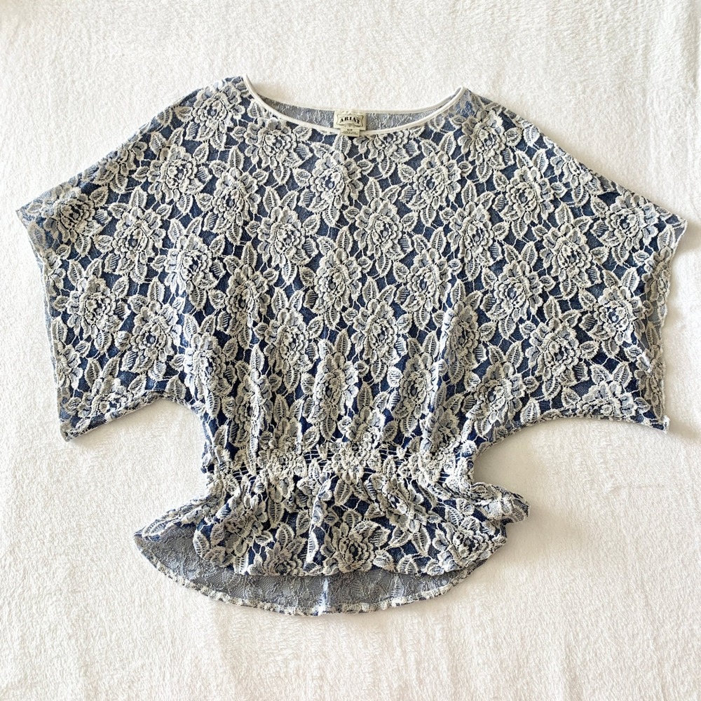 Ariat Floral Lace Dolman Blouse Womens Size S Blue White Smocked Waist Western